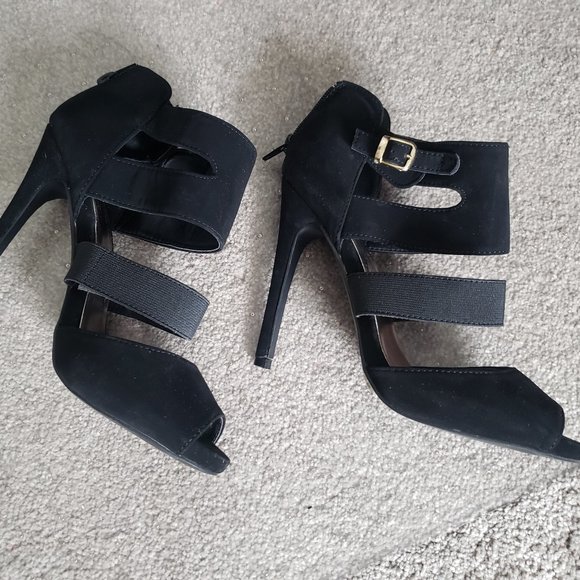 SEXY BLACK HEELS - Picture 6 of 12